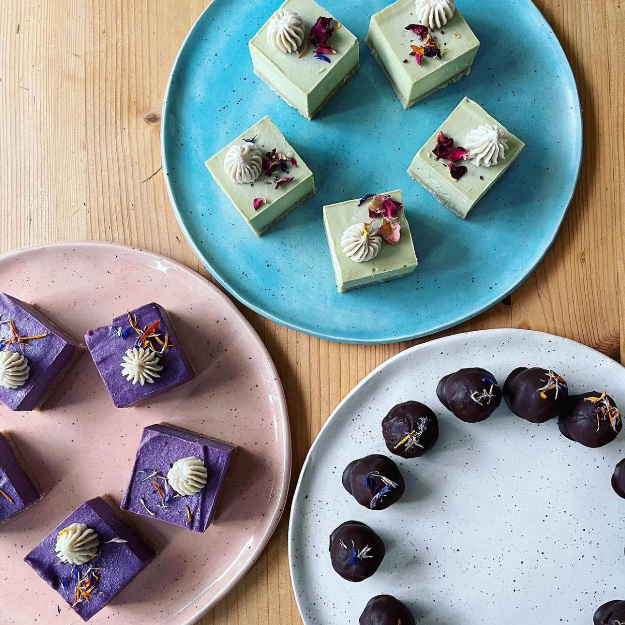 Speckle glazed hand shaped ceramic dinner plate/ serving plate/ charger