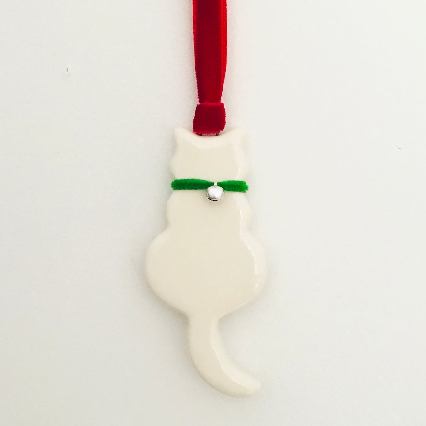 white Porcelain cat hanging decoration