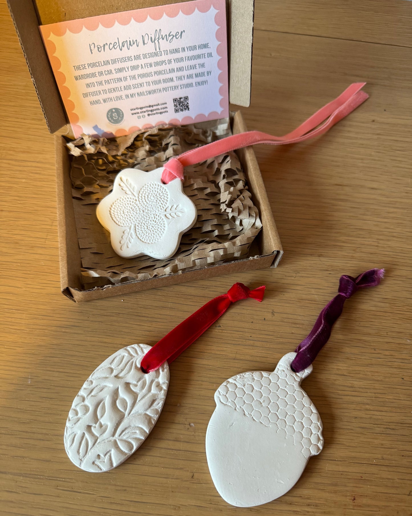 Porcelain essential oil room diffusers